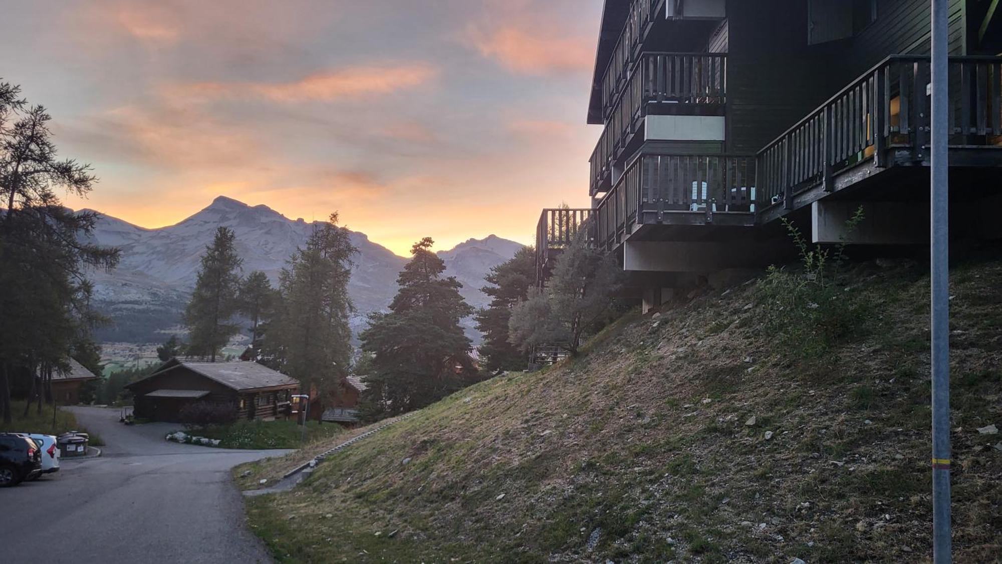 Appartement 4 A 6 Personnes - Chalets D'Aurouze - La Joue Du Loup Le Devoluy Exterior photo