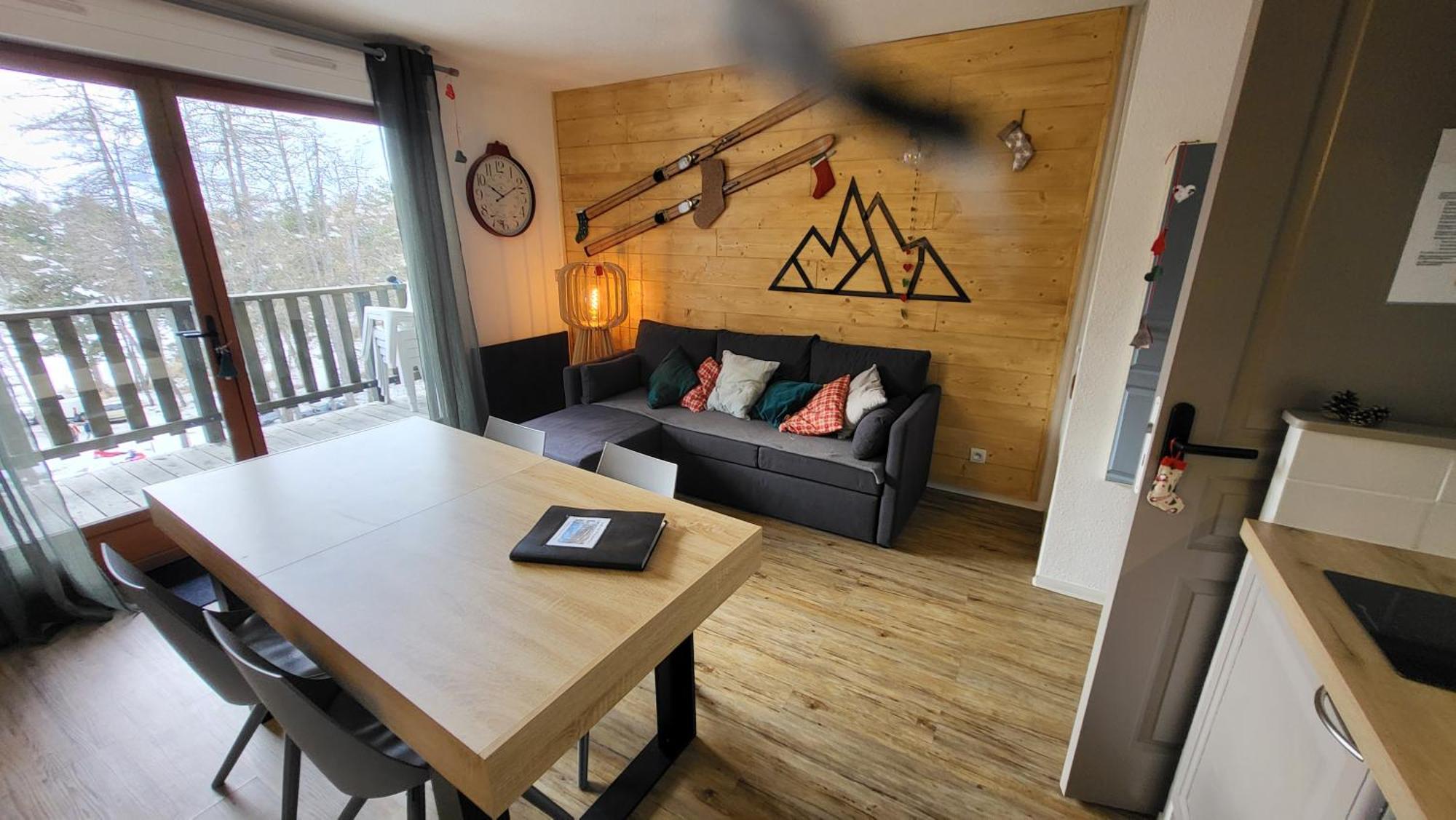 Appartement 4 A 6 Personnes - Chalets D'Aurouze - La Joue Du Loup Le Devoluy Exterior photo